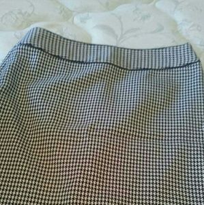 Banana Republic Size 0 Straight Short Skirt